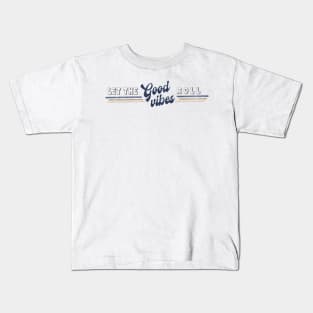 Let The Good Times and Vibes Roll Distressed Vintage Graphic Kids T-Shirt